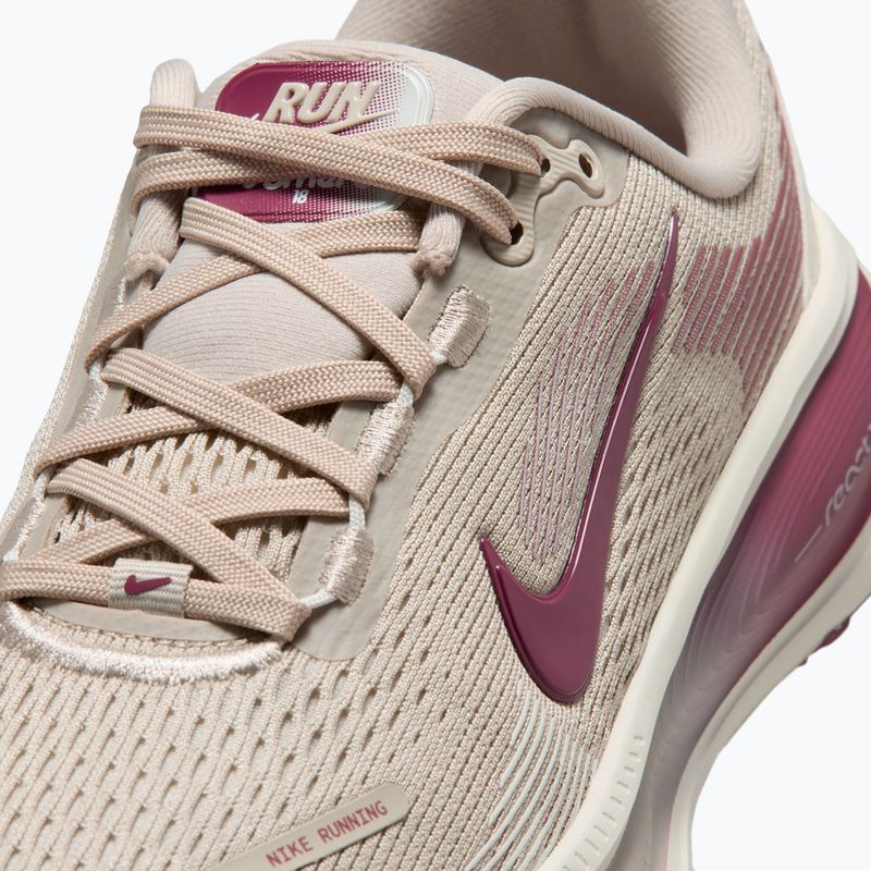 Детски обувки за бягане Nike Vomero 18 cream ii/sail/pink smoke 5