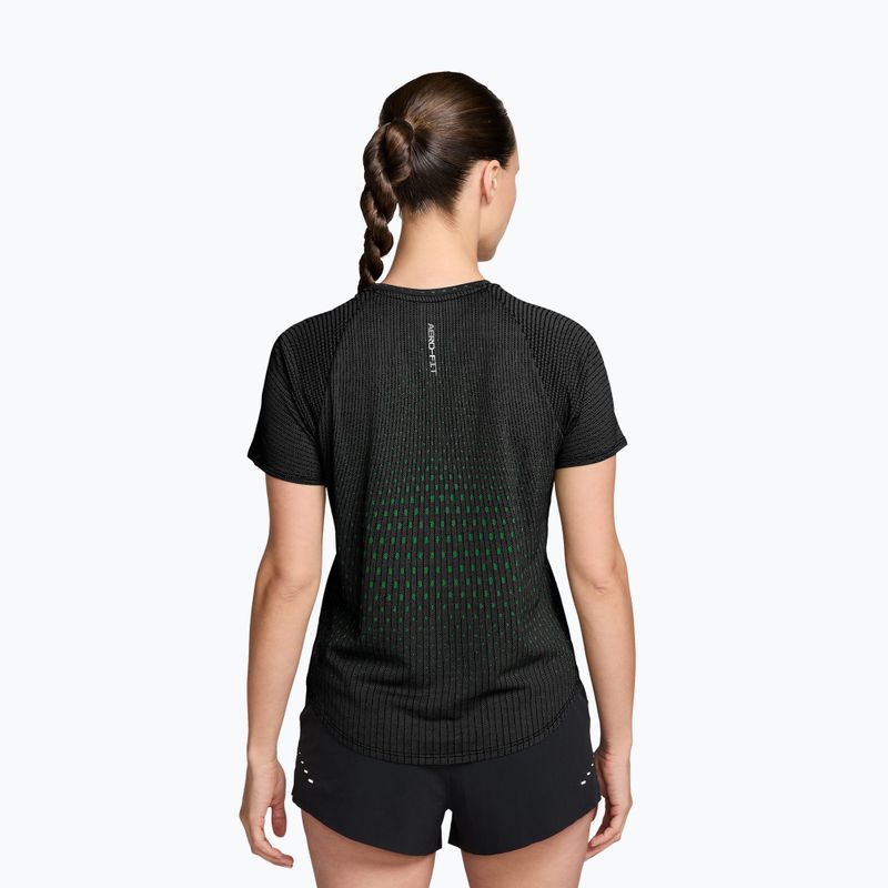 Дамска тениска за бягане Nike Swift Aero-Fit black/light green spark 2