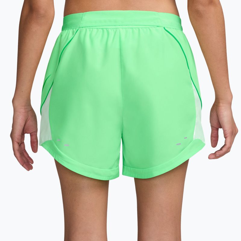 Дамски шорти за бягане Nike Tempo Dri-Fit Unlined illusion green/barely green/green spark 2