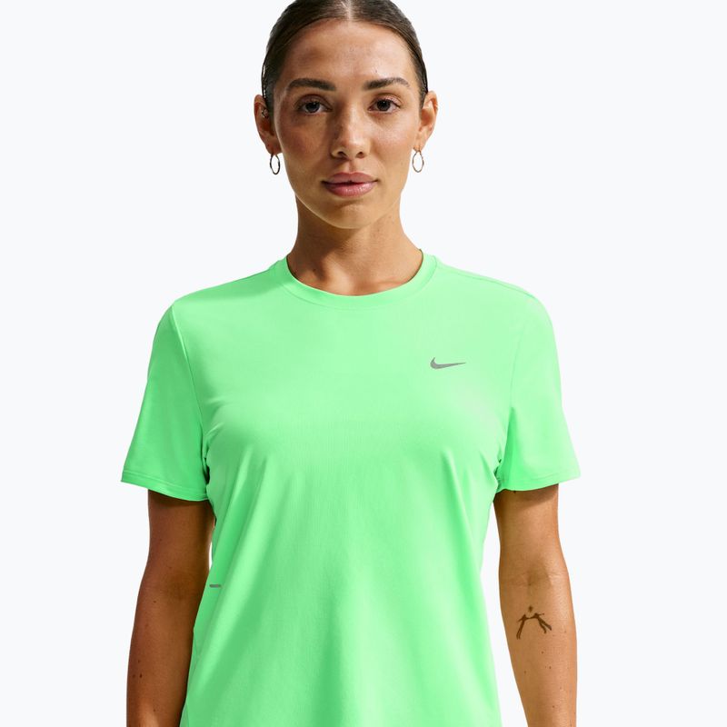 Дамска тениска за бягане Nike Swift Dri-Fit illusion green 4