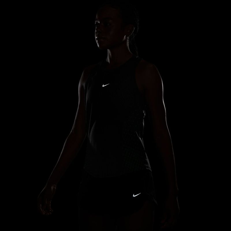 Дамска тениска за бягане Nike Swift Aero-FIT Tank Top black/light green spark 6