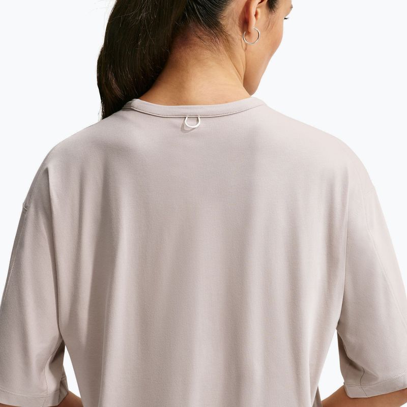 Дамска тренировъчна тениска Nike 24.7 ImpossiblySoft Light cream Ii/college grey 4