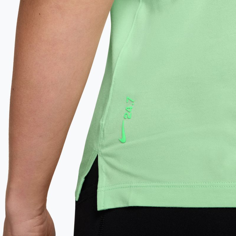 Дамска тренировъчна тениска Nike 24.7 ImpossiblySoft Light cucumber calm/illusion green 3