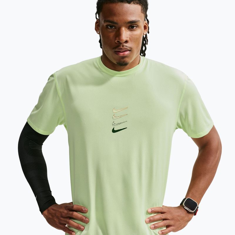 Мъжка тениска за бягане Nike Dri-Fit Running Top barely volt 4