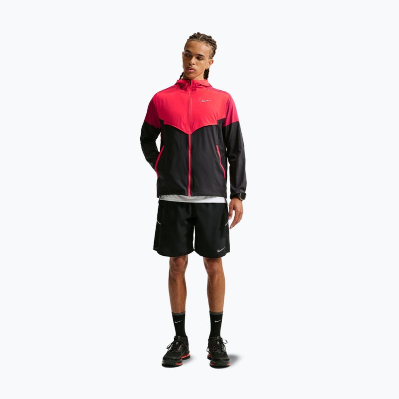 Мъжко яке за бягане Nike Impossibly Light Windrunner black/light crimson/tough red 2