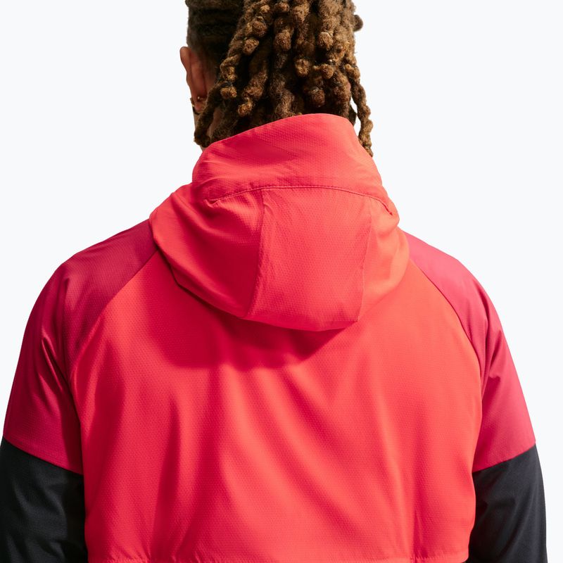 Мъжко яке за бягане Nike Impossibly Light Windrunner black/light crimson/tough red 5
