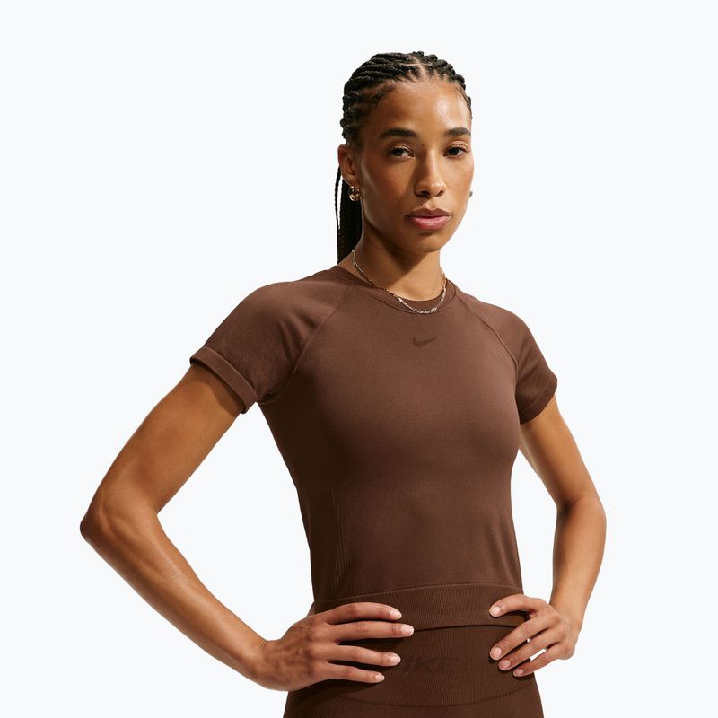 Дамска тренировъчна тениска Nike Pro Seamless Dri-Fit SS cacao wow 4
