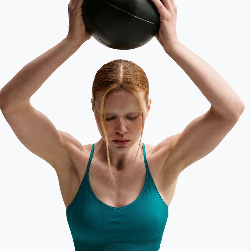 Дамски спортен сутиен Nike Pro Seamless Light Support Sports Bra bright spruce 4