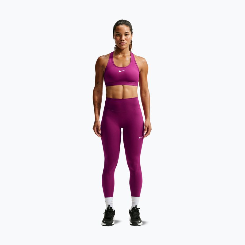 Дамски спортен сутиен Nike Swoosh Medium Support true berry/white 2