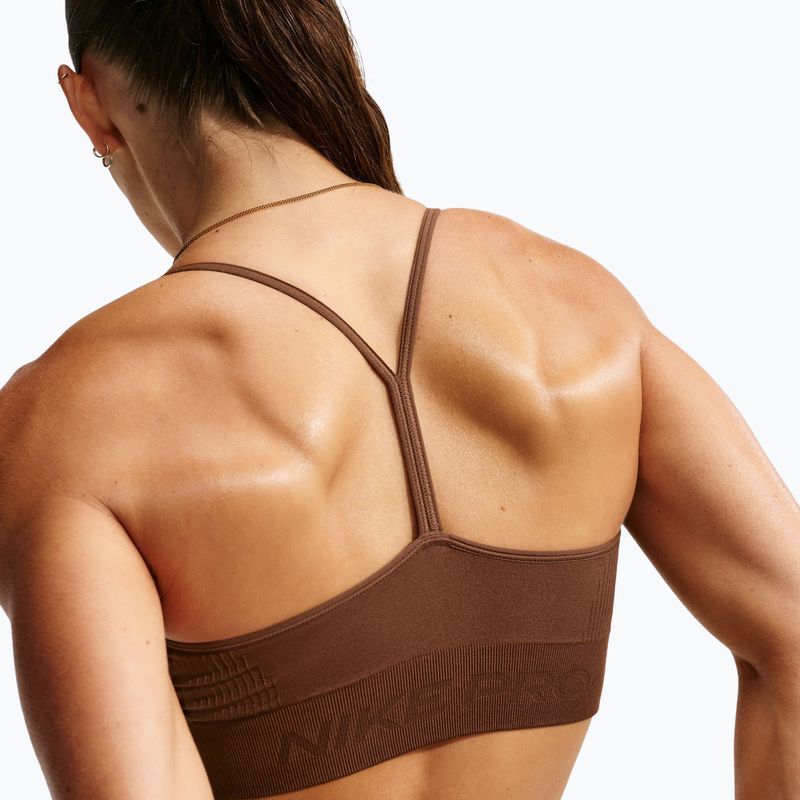 Дамски спортен сутиен Nike Pro Seamless Light Support Sports Bra cacao wow 5