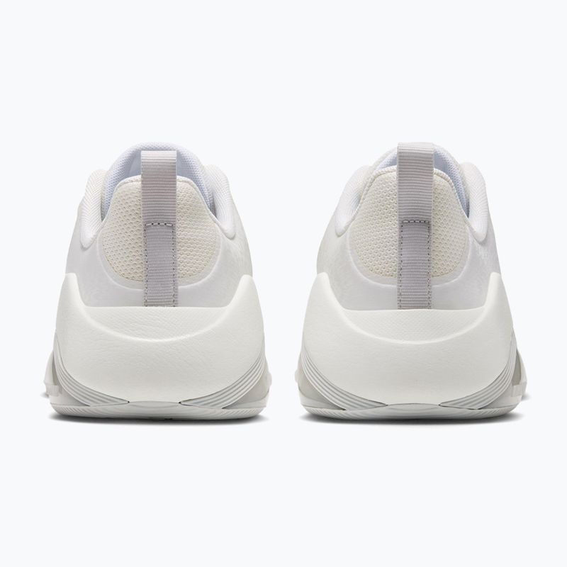 Дамски обувки за тренировка Nike Bella 7 sail/photon dust/metallic silver 2