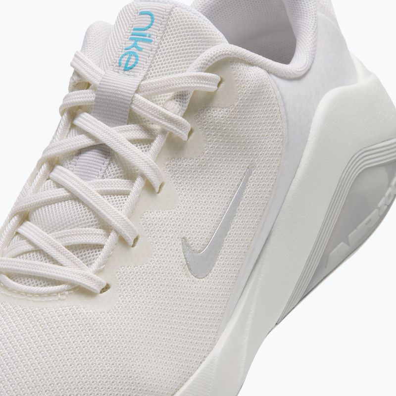 Дамски обувки за тренировка Nike Bella 7 sail/photon dust/metallic silver 5