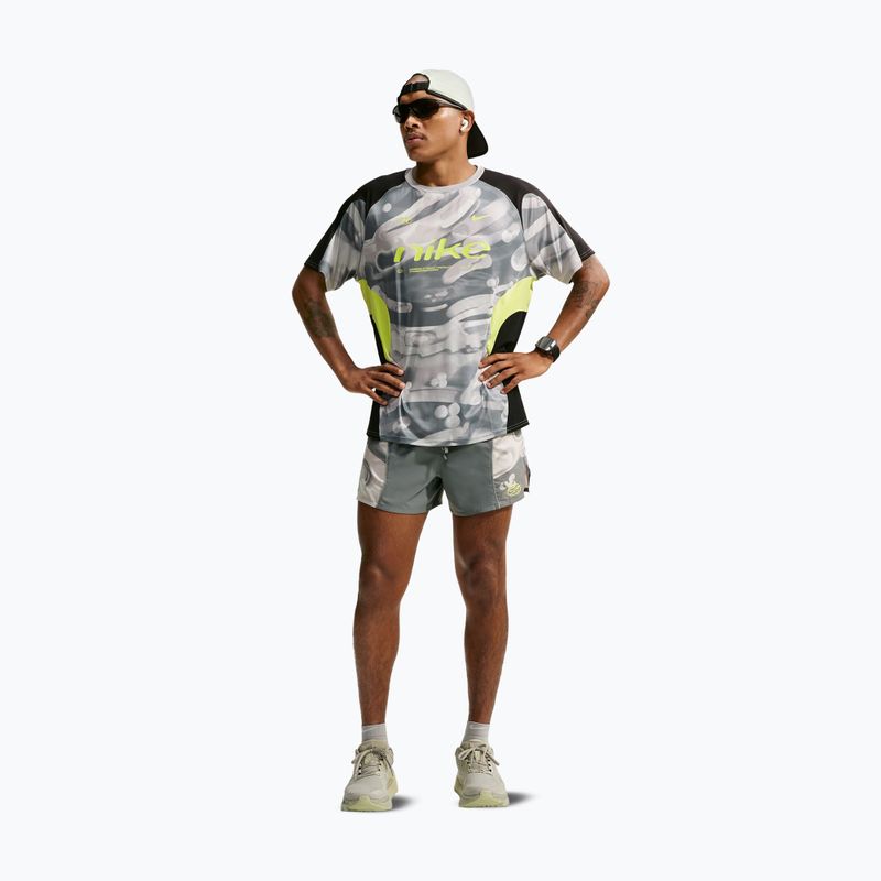 Мъжка тениска за бягане Nike Dri-FIT Printed SS smoke grey/black/light lemon twist 2