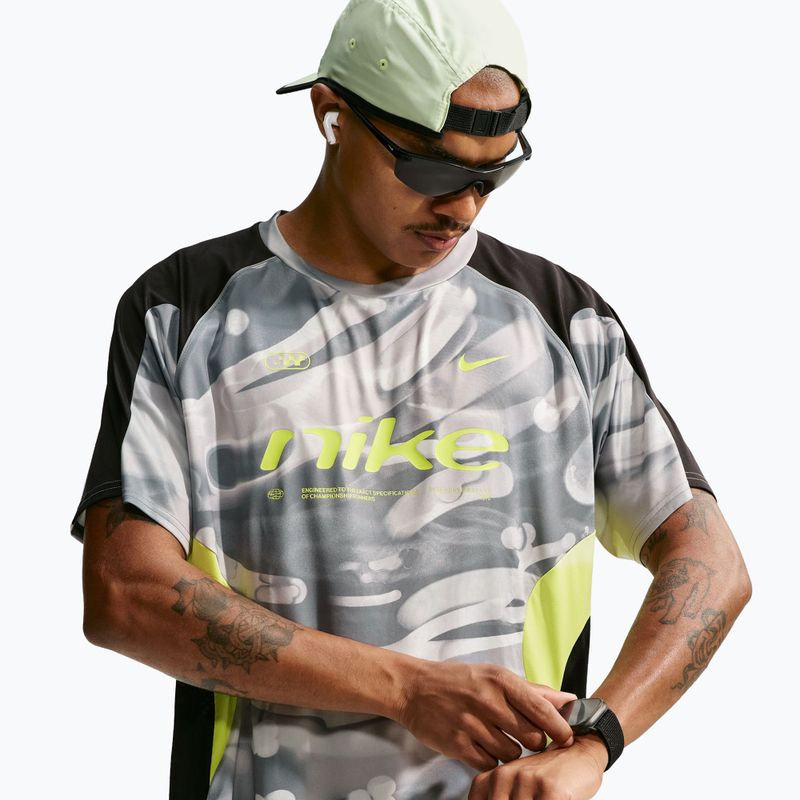 Мъжка тениска за бягане Nike Dri-FIT Printed SS smoke grey/black/light lemon twist 4