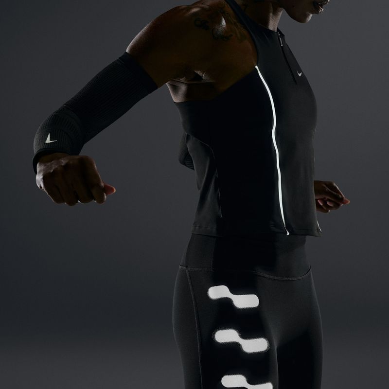 Дамски шорти за бягане Nike Tempo Flash black 8