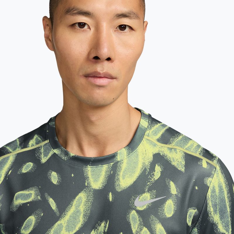 Мъжка тениска за бягане Nike Miler Dri-Fit UV camo green 3