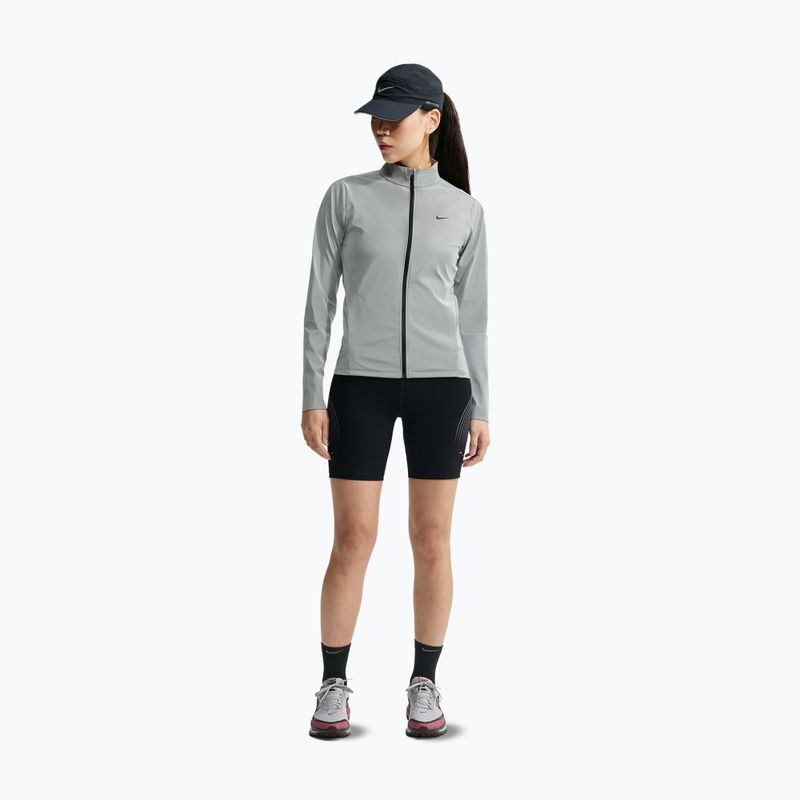 Дамски шорти за бягане Nike Swift black 2