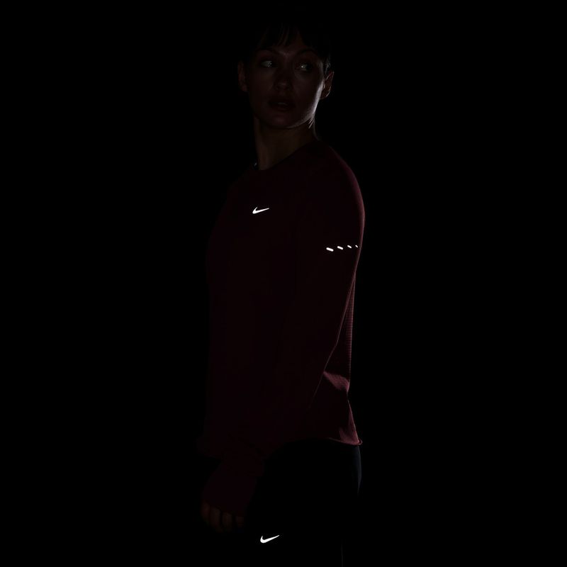 Дамски суитшърт за бягане Nike Swift pink smoke 4