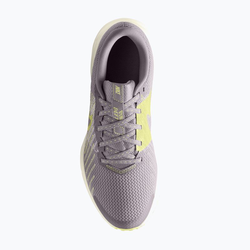 Дамски обувки за бягане Nike Run Defy silver lilac/sail/cream ii/fennel 4