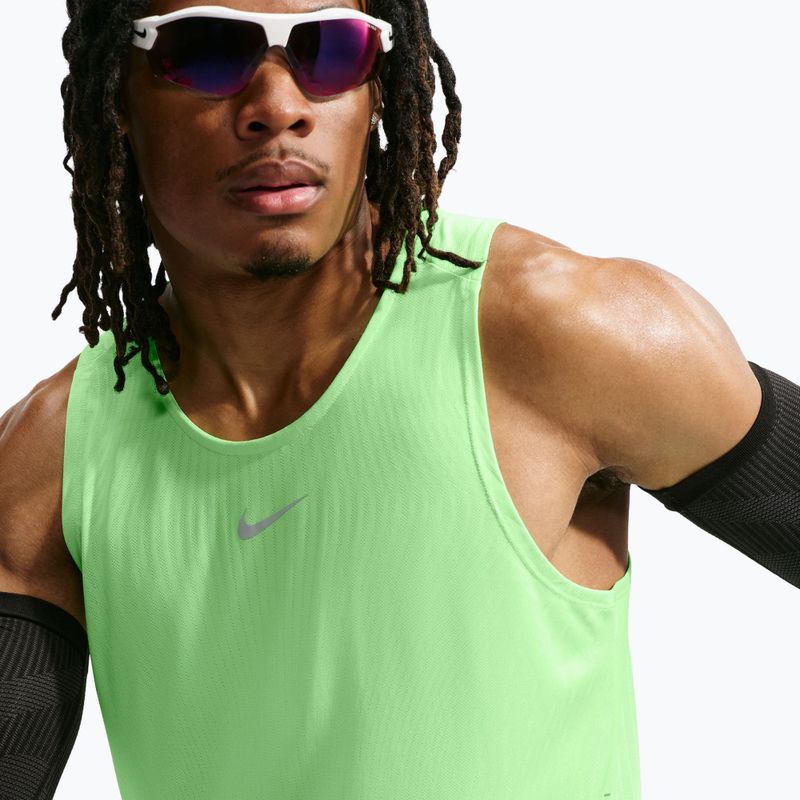 Мъжка тениска за бягане Nike Stride volt/light silver 5