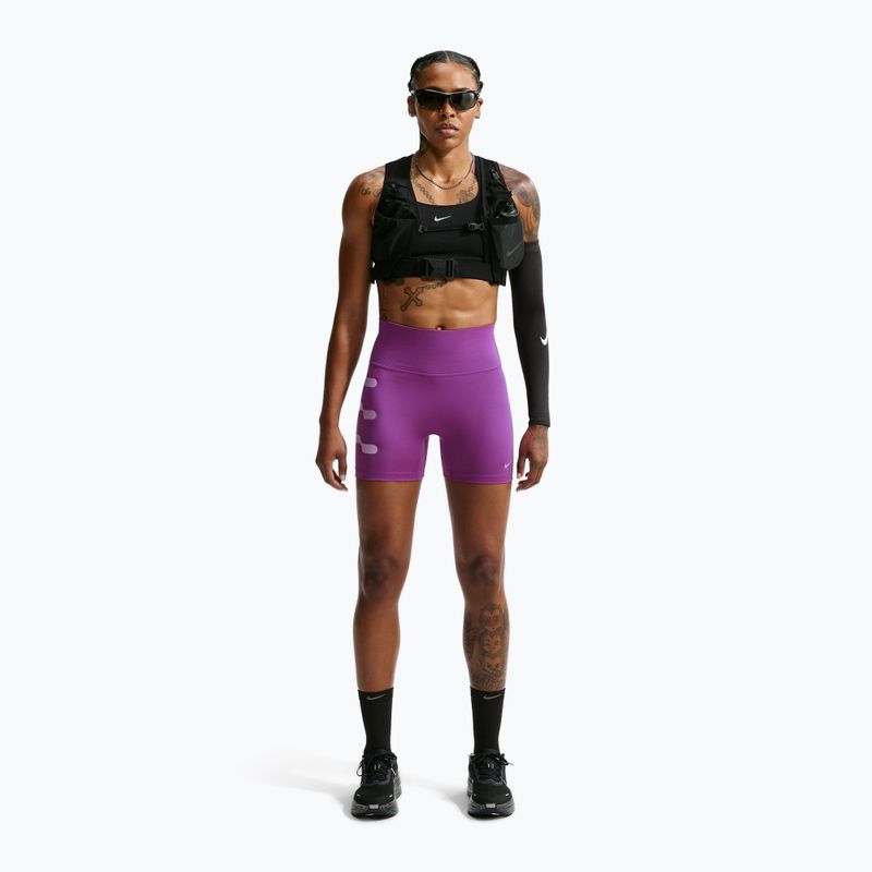 Дамски шорти за бягане Nike Tempo Flash bold berry 2