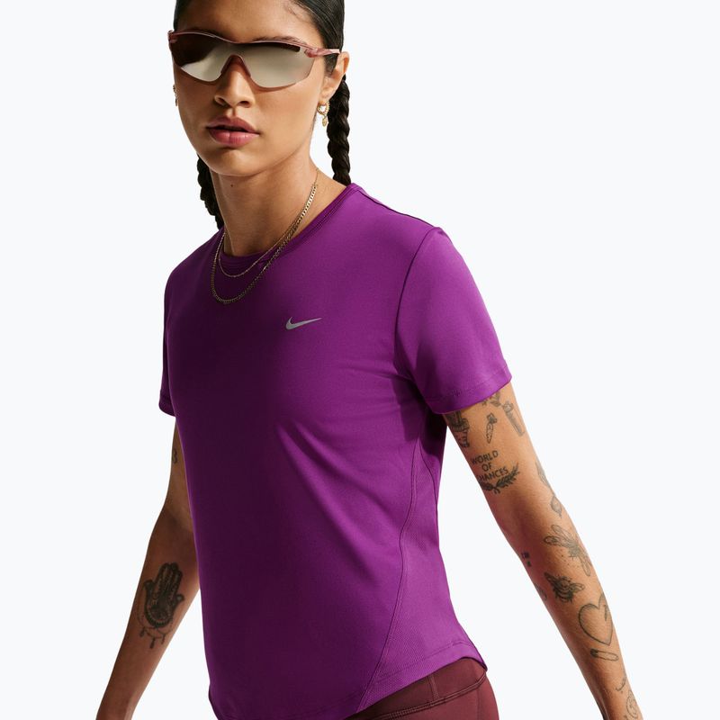 Дамска тениска за бягане Nike Tempo SS bold berry 4
