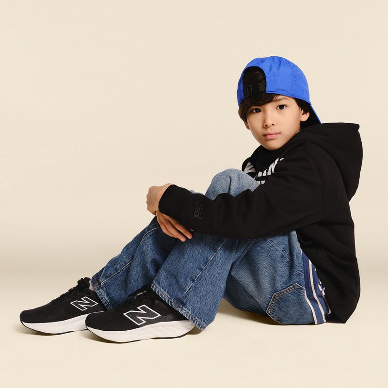 Детски обувки за бягане New Balance 520's Lace V9 black/white/black 9