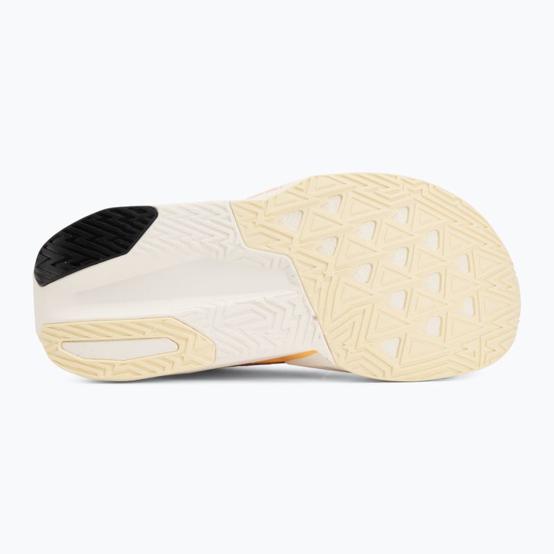 Дамски обувки за бягане New Balance FuelCell Rebel V5 calcium/gumdrop 4