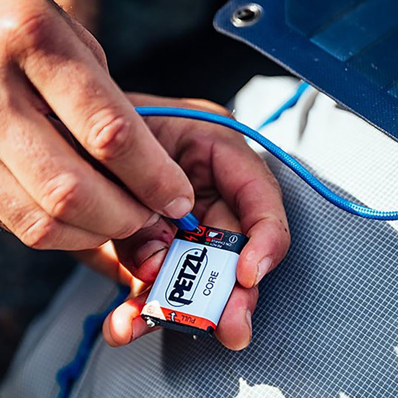 Petzl Actik Core фенер за глава зелен E065AA02 7