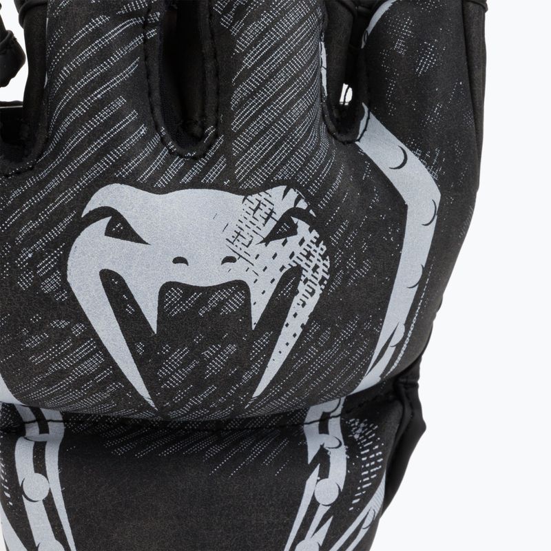 Мъжки боксови ръкавици Venum GLDTR 4.0 black and white VENUM-04166 5