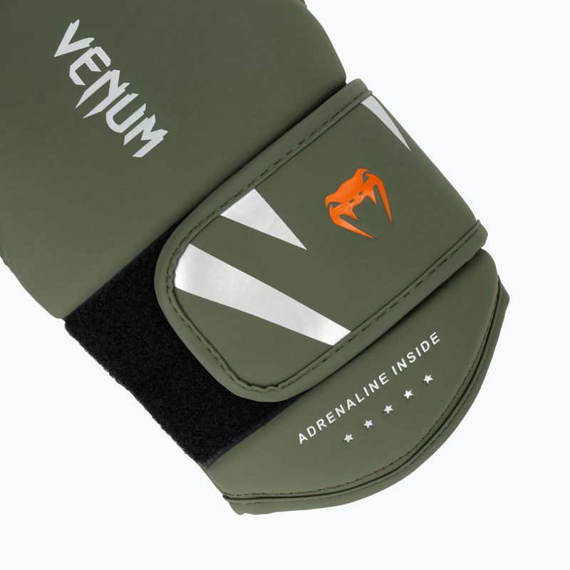 Мъжки боксови ръкавици Venum Challenger 4.0 black/khaki 6
