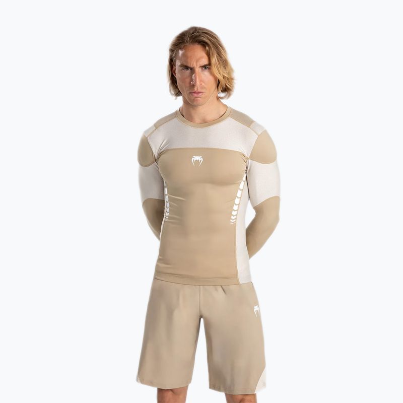 Мъжки тренировъчен гащеризон с дълъг ръкав Venum Tempest Rashguard beige/sand 2