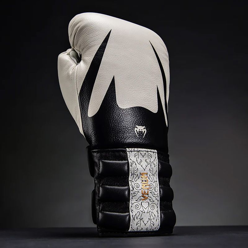 Боксови ръкавици Venum Reverso white/black 9