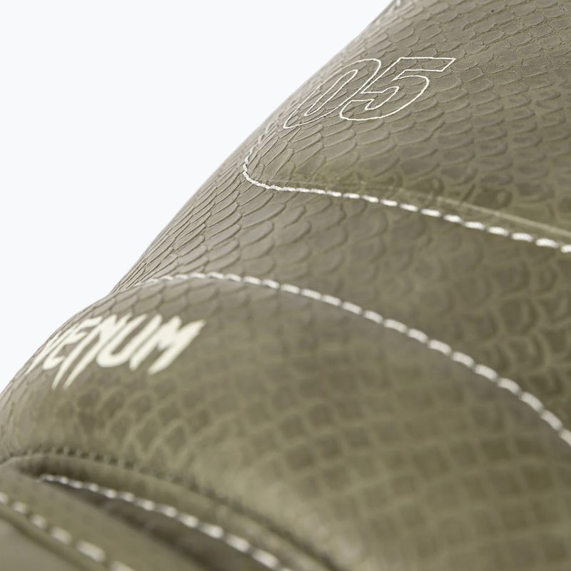 Боксови ръкавици Venum Impact Evo Scales army green 6
