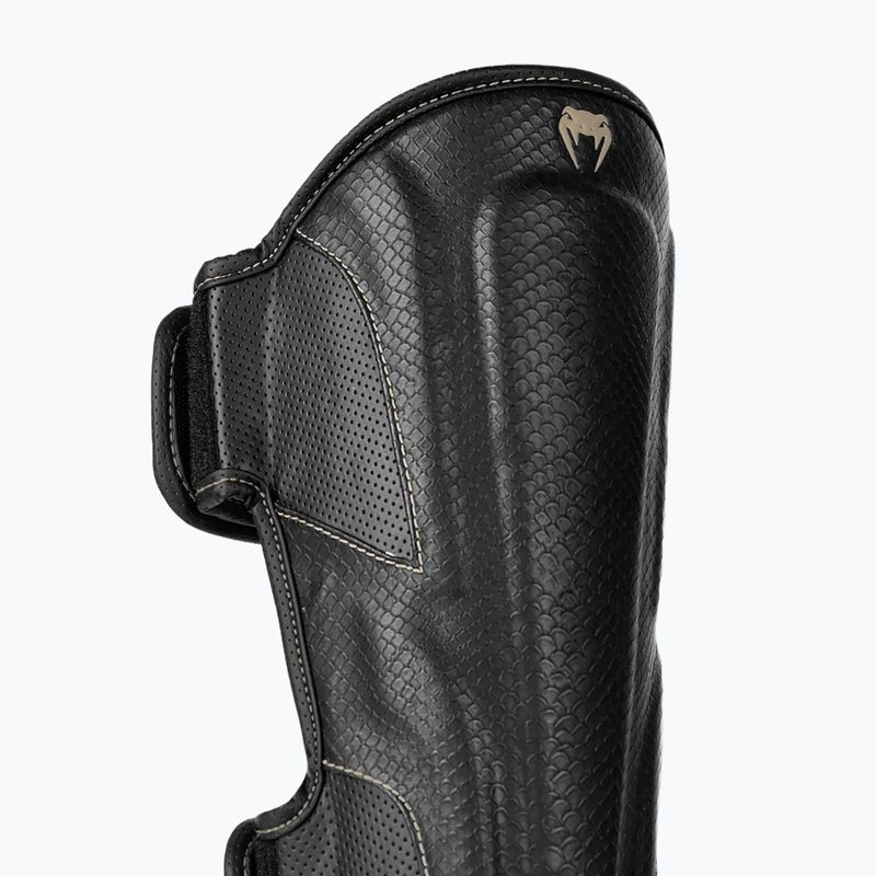 Протектори за пищяли и стъпала Venum Impact Evo Scales Shinguards black 3