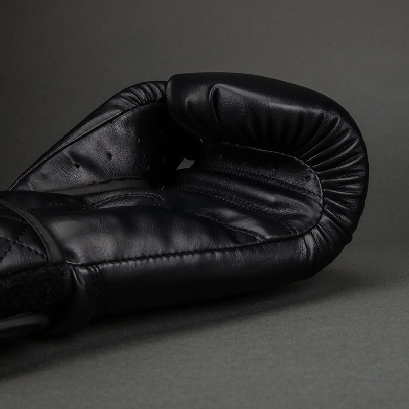 Боксови ръкавици Venum Impact Classic Boxing black 4
