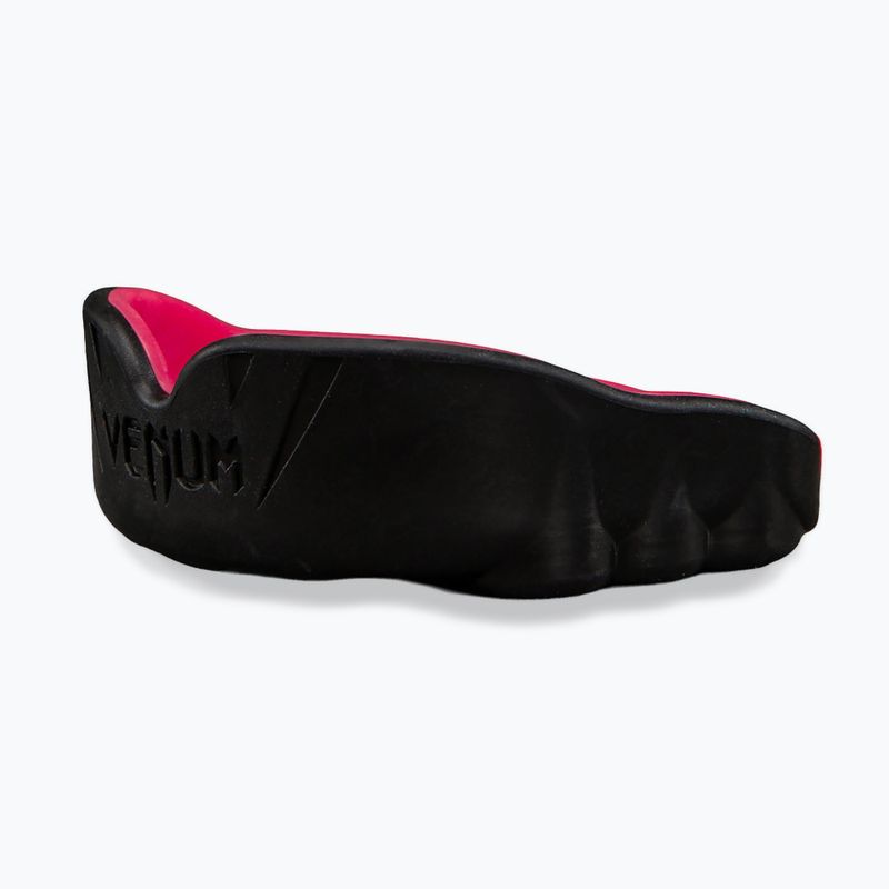 Единичен протектор за уста Venum Challenger black/raspberry 5