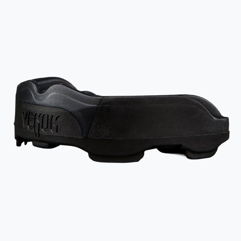 Протектор за челюст Venum Predator Mouthguard black/black/red 3