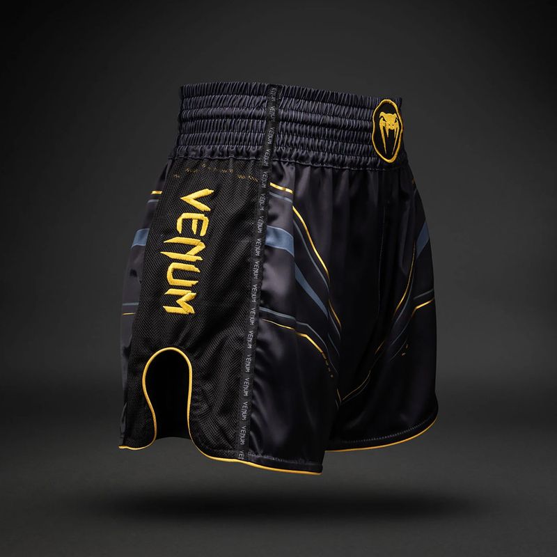 Мъжки тренировъчни шорти Venum Streamline Muay Thai black/gold 3
