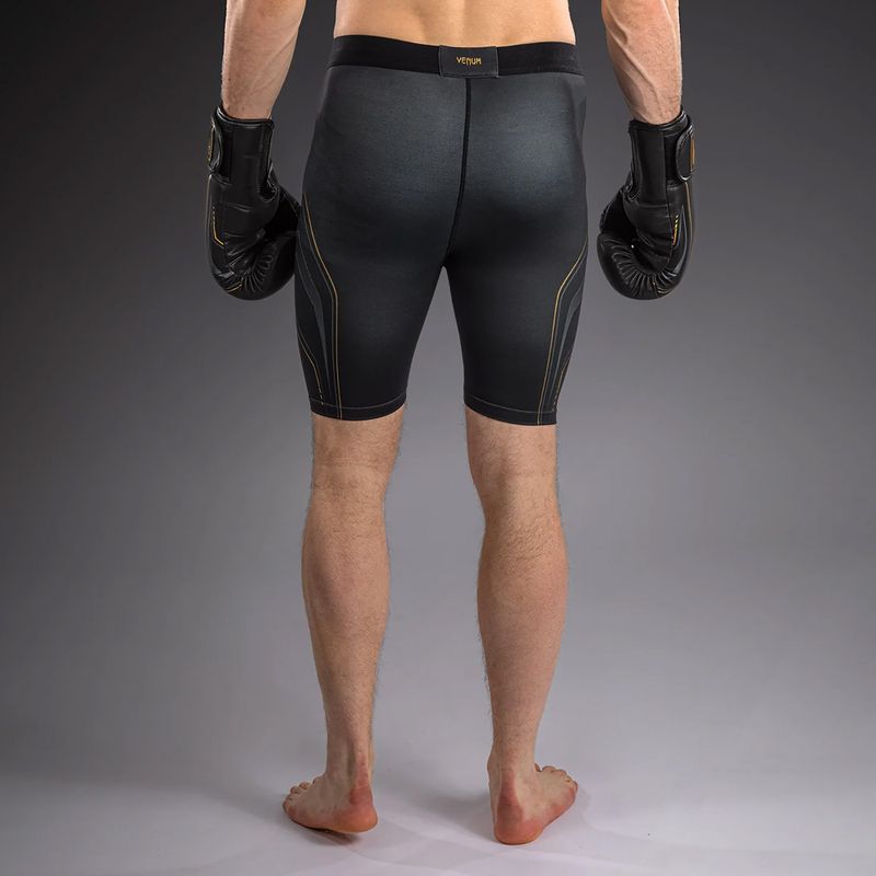 Мъжки тренировъчни шорти Venum Streamline Vale Tudo black/gold 3