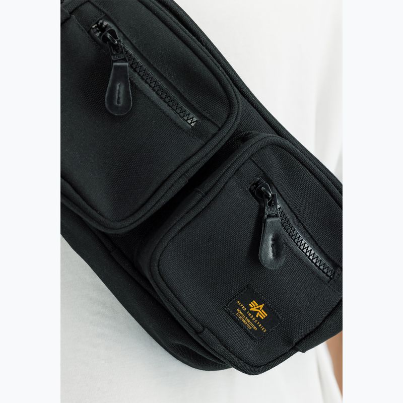 Alpha Industries Label Черна бъбрековидна торбичка от 1,5 л 9