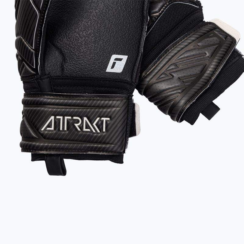 Вратарска ръкавица Reusch Attrakt Resist Finger Support black 5270610-7700 4