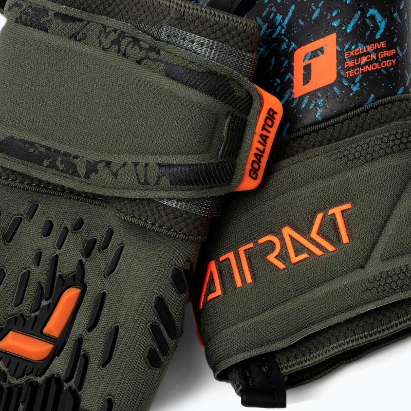 Reusch Attrakt Freegel Fusion Вратарски ръкавици зелени 5370095-5555 5