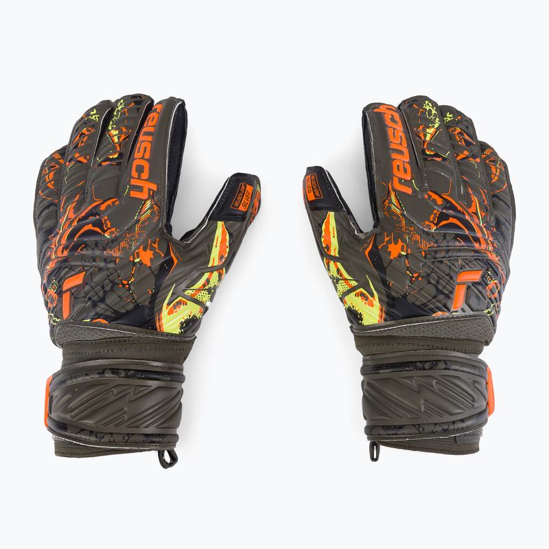 Детски вратарски ръкавици Reusch Attrakt Silver Junior зелени 5372015-5555