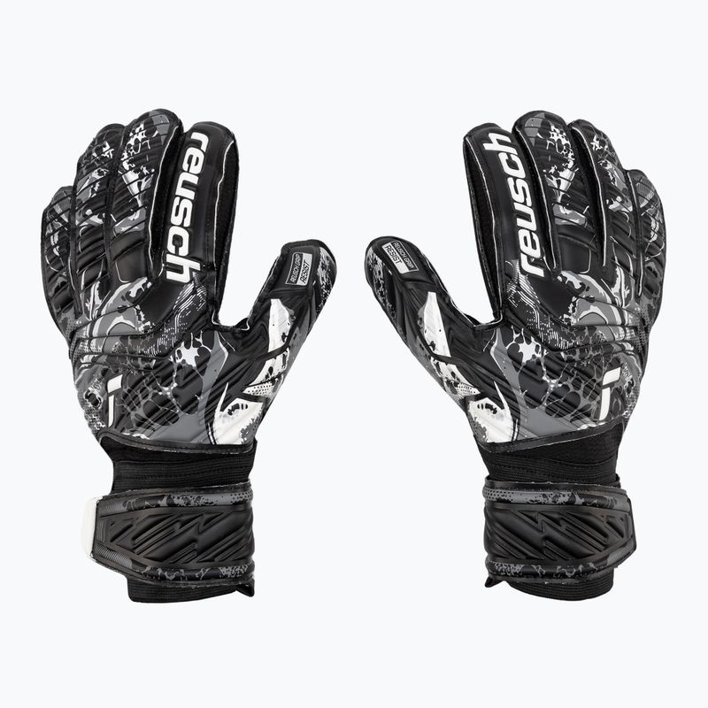 Reusch Attrakt Resist вратарски ръкавици черни 5370615-7700