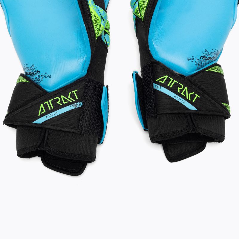 Вратарски ръкавици Reusch Attrakt Aqua Evolution черни/флуоресцентни/аква 5
