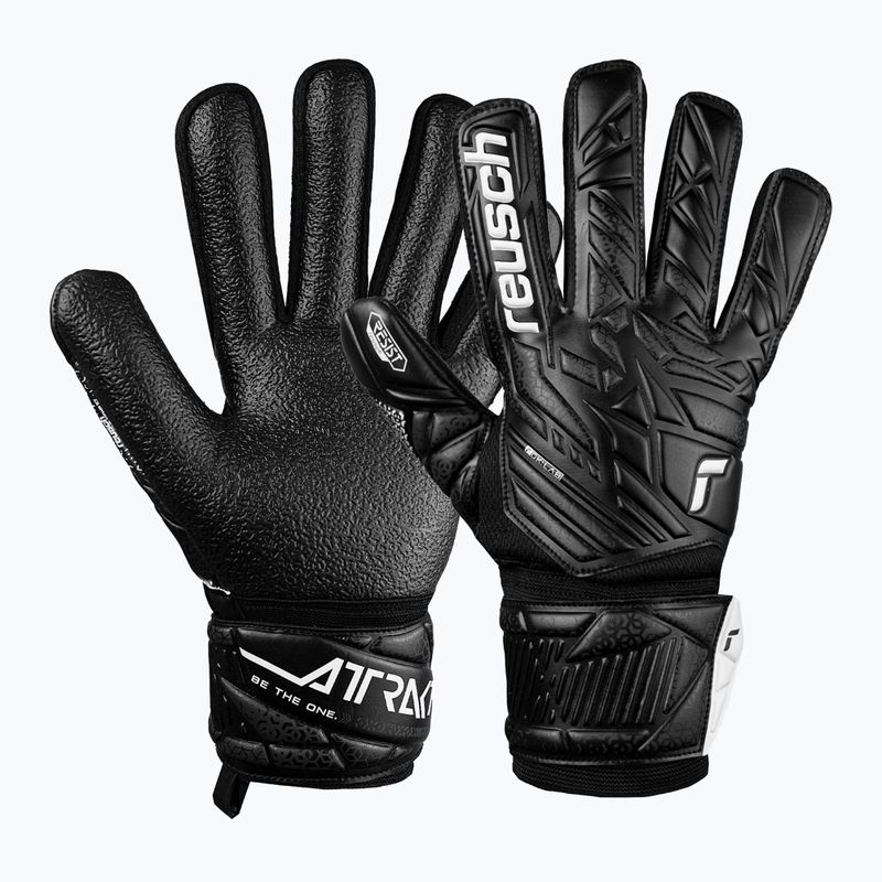 Вратарски ръкавици Reusch Attrakt Resist black