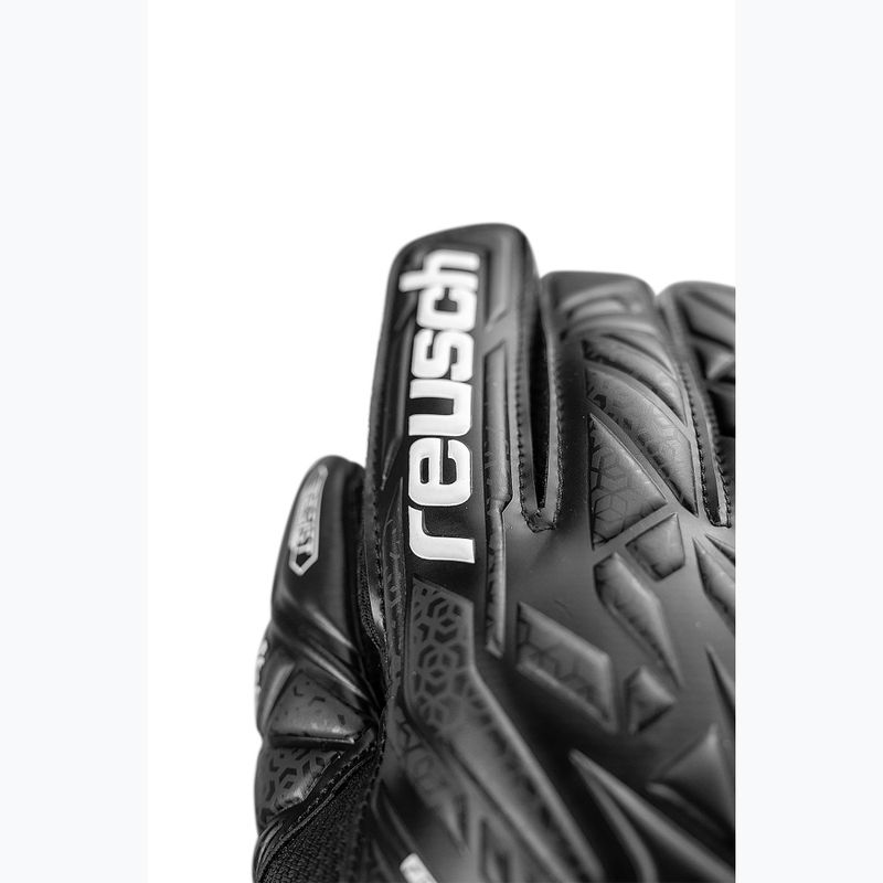 Вратарски ръкавици Reusch Attrakt Resist black 5