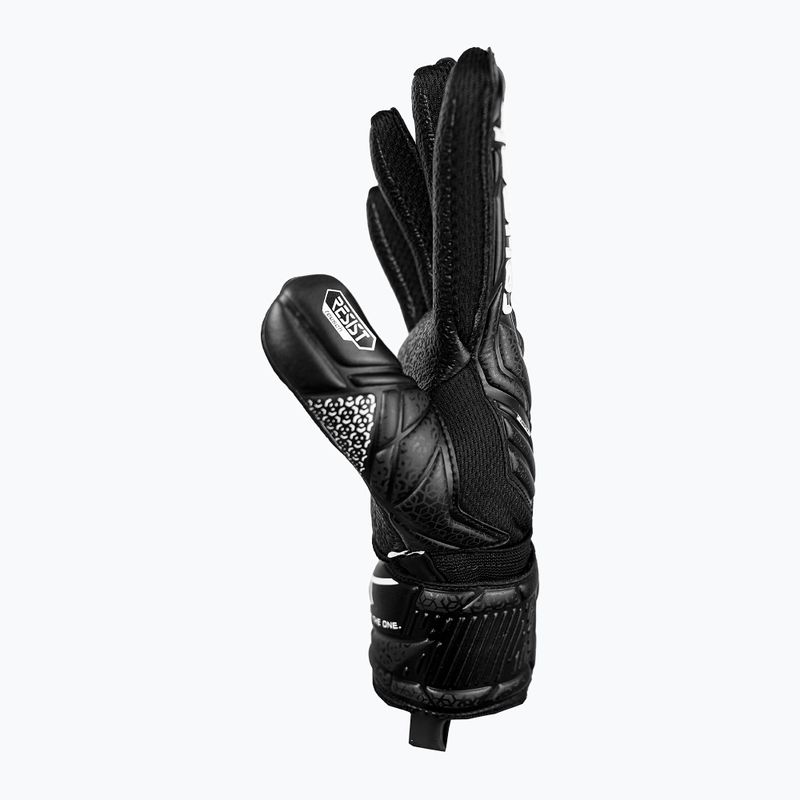 Детски вратарски ръкавици Reusch Attrakt Resist Junior black 4