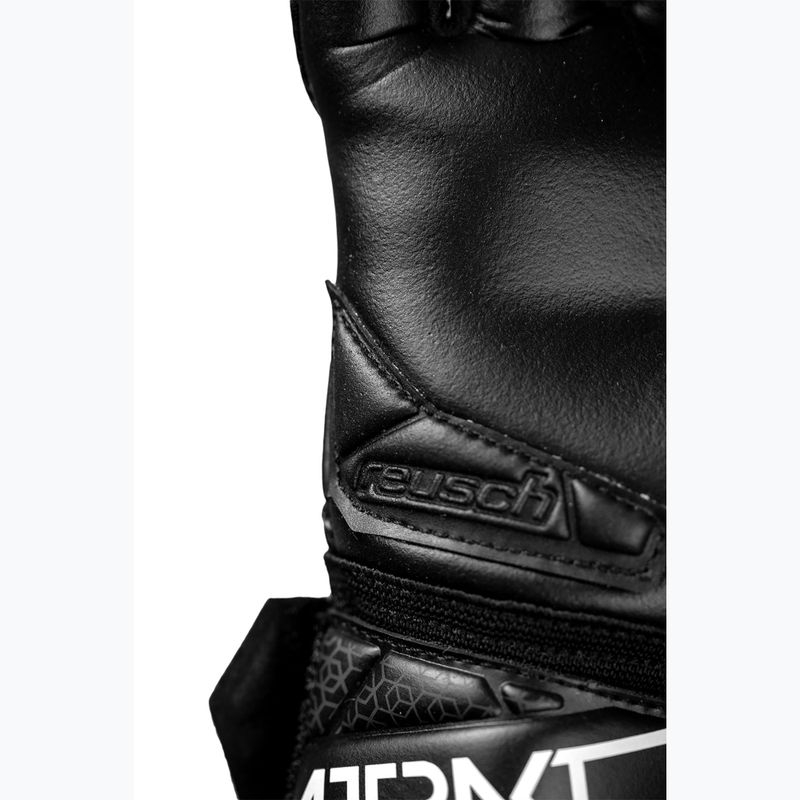 Вратарски ръкавици Reusch Attrakt Infinity NC Junior black 6